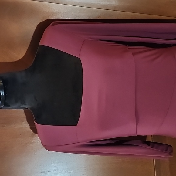 WHBM Instantly Slimming 3/4 Sleeve Dress Burgundy Size 10 - Picture 2 of 5